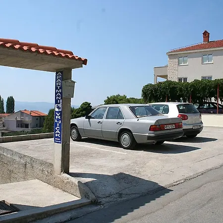 Omis 12194e Apartment
